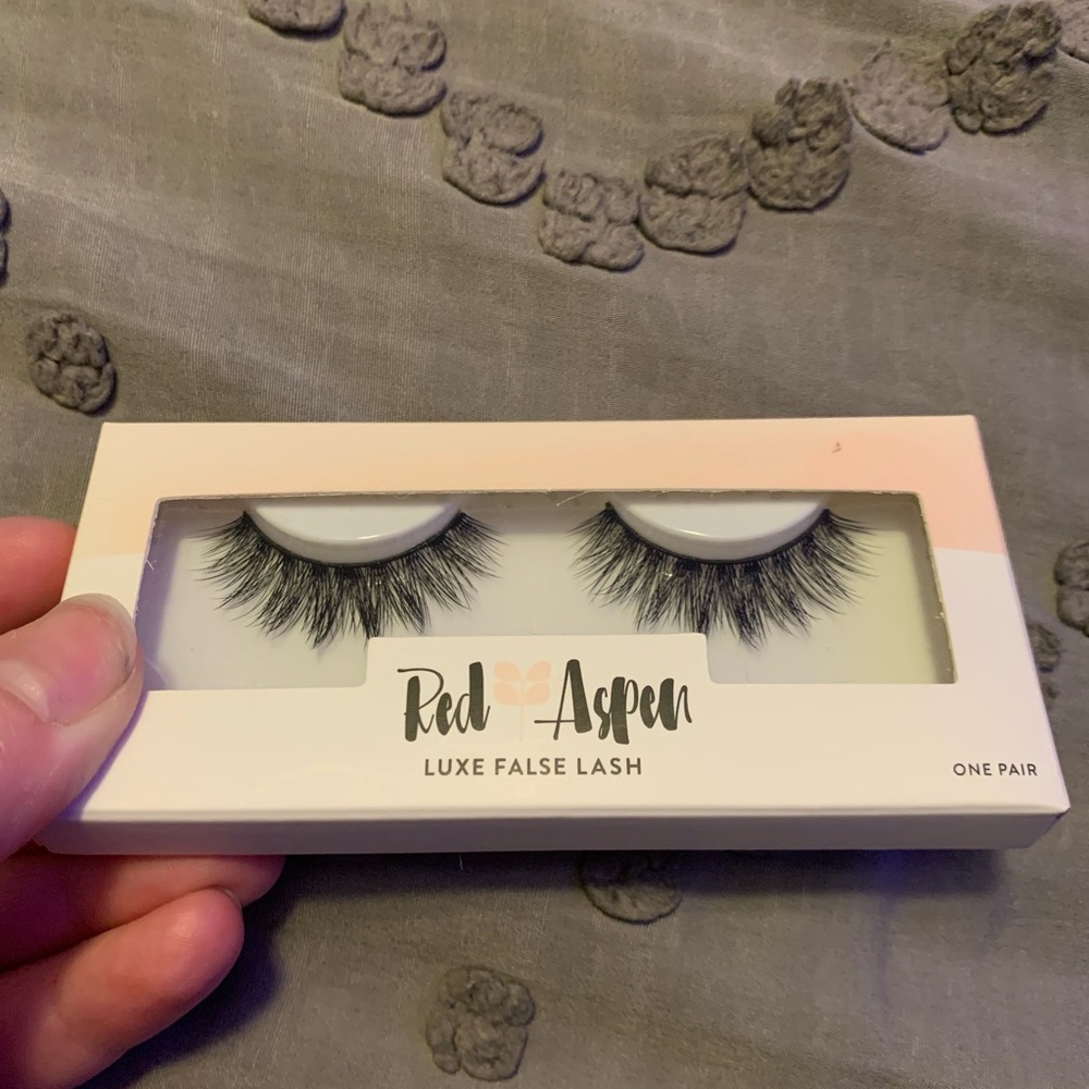 Red Aspen False Lashes in “Joy”